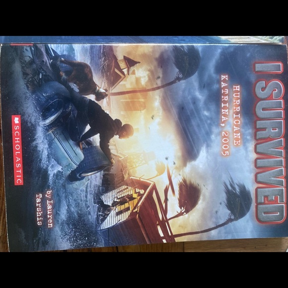 Five “I Survived” books - Picture 5 of 7